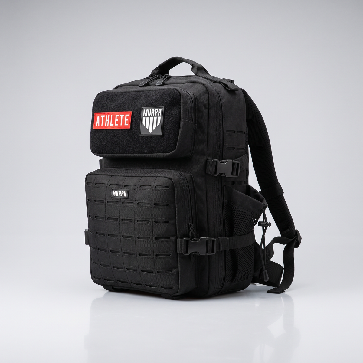 Sac à dos tactique Murph Hero 25L noir, vue de trois quarts avec patchs velcro