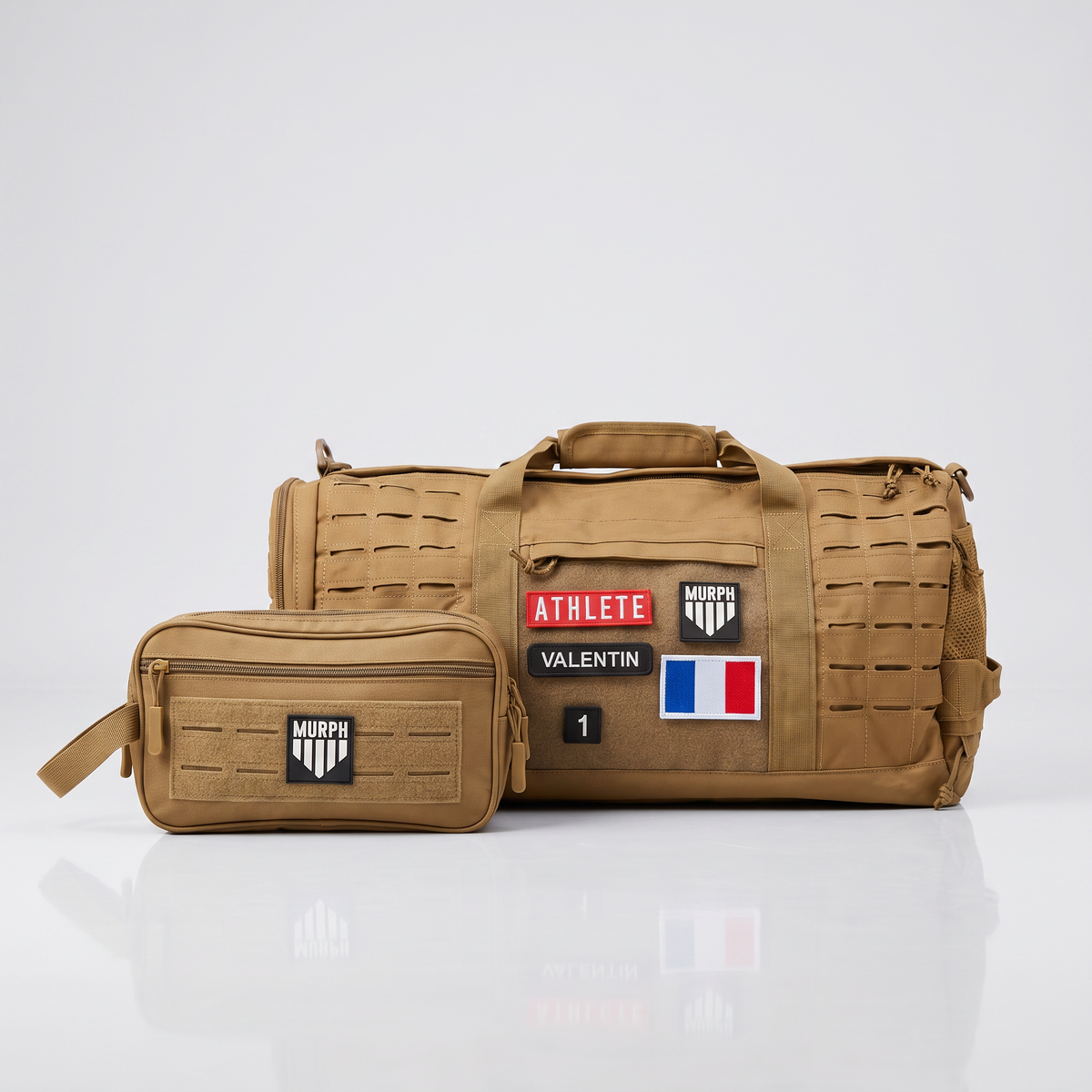 Sac polochon Murph marron avec sa trousse tactique assortie et ses patchs offerts